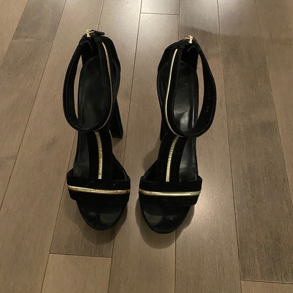 Black suede Gucci high heel sandal